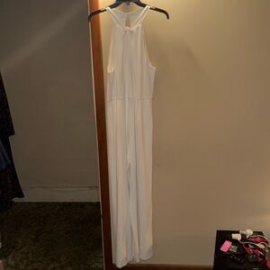 Elegant white jumpsuit from Julia Jordan